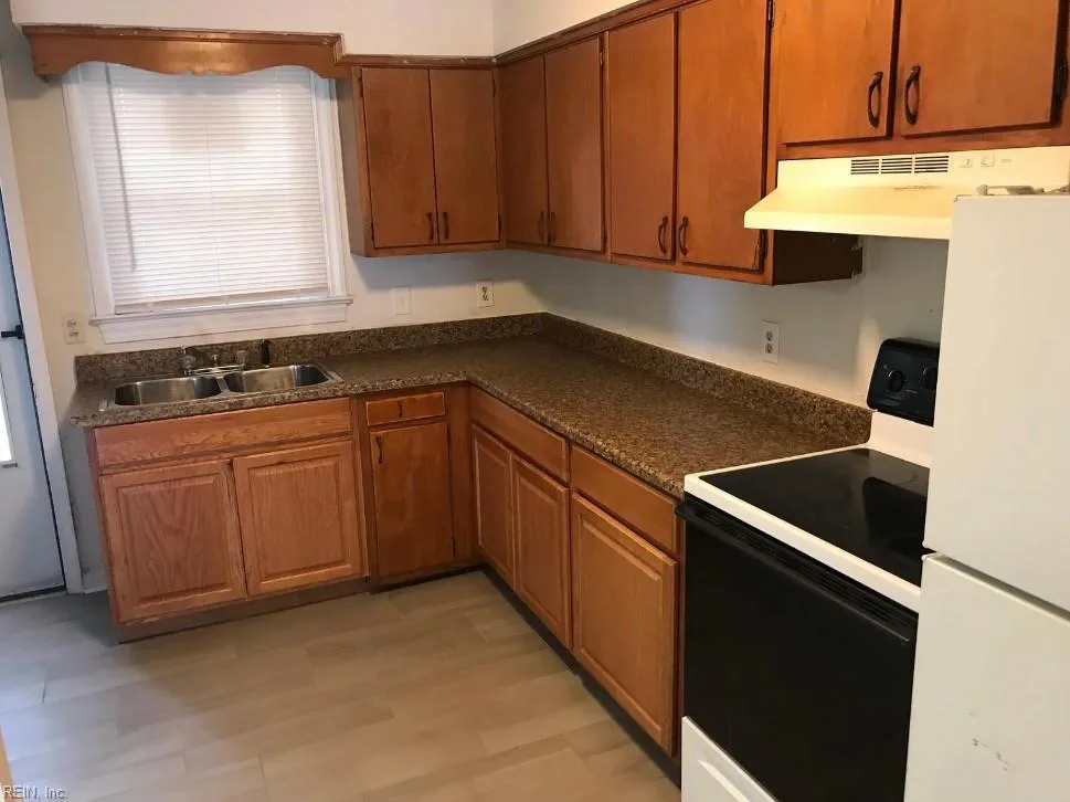 2411 Wyoming AVE, NORFOLK VA 23513 - Photo 3
