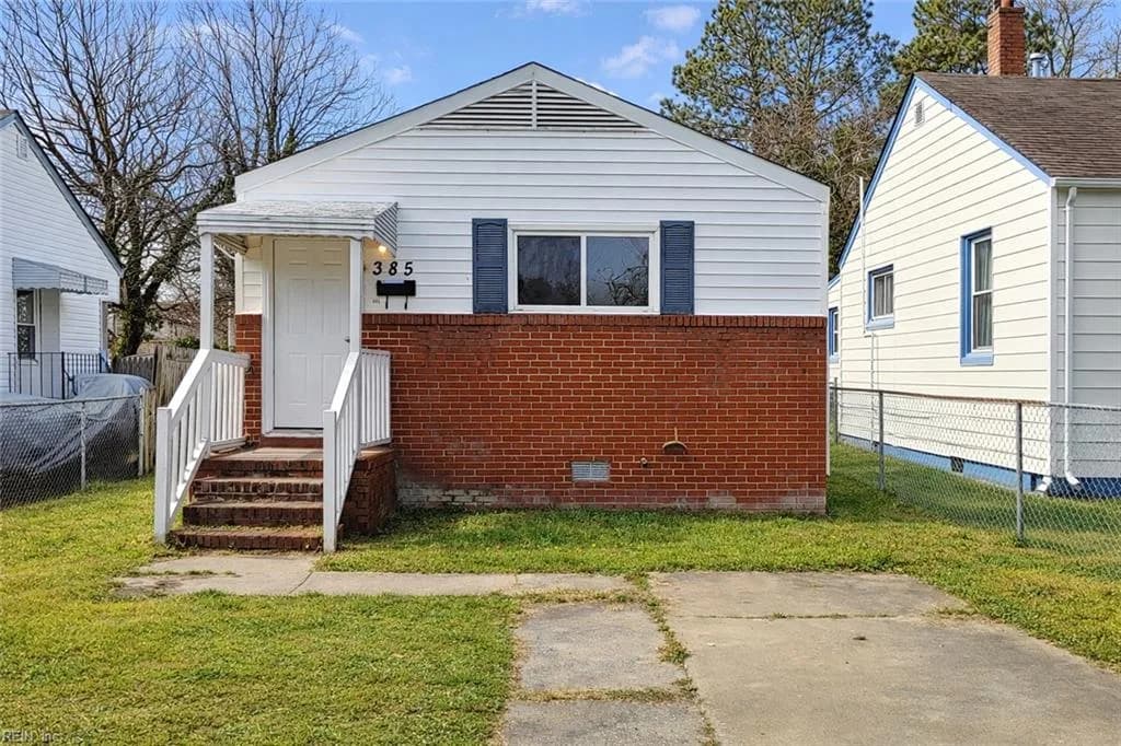 385 Fern ST, HAMPTON VA 23661 - Photo 2