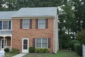 211 Choisy CRES, YORKTOWN VA 23692 - Photo 2