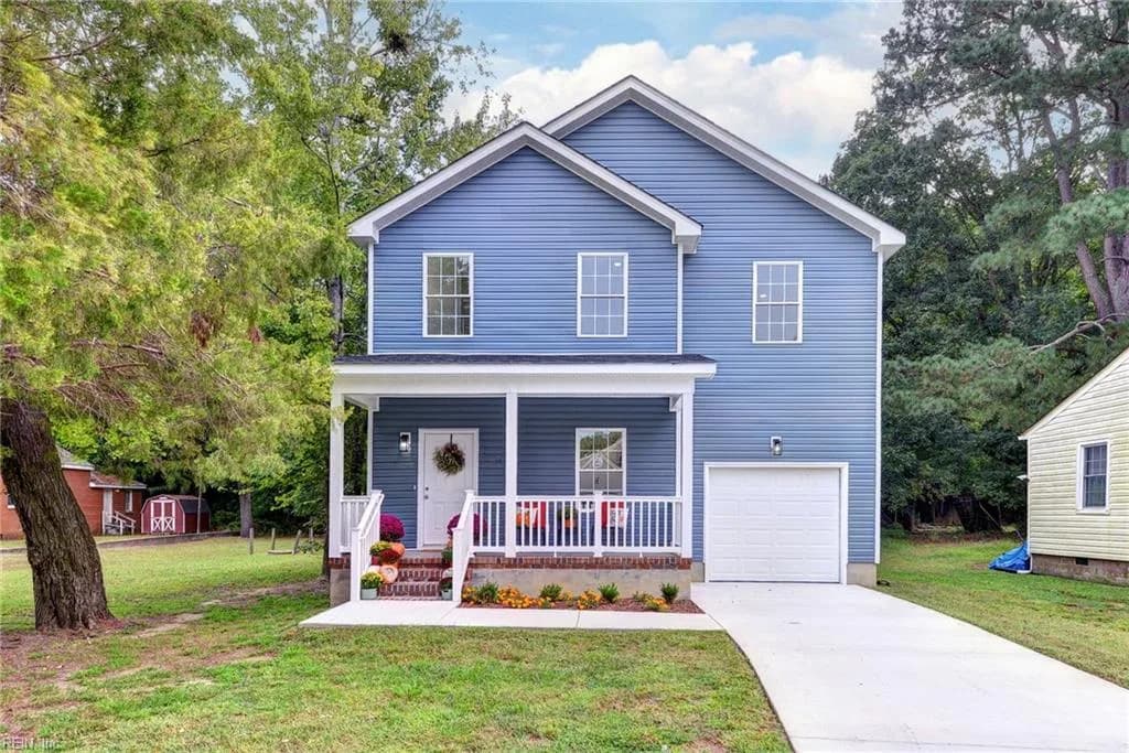 300 East ST, SMITHFIELD VA 23430 - Photo 2