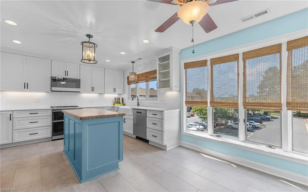 4239 Hatton Point LN #35, PORTSMOUTH VA 23703