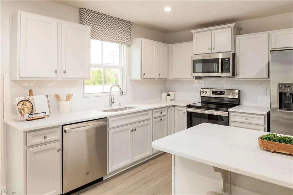 7059 Cunningham DR, TOANO VA 23168 - Photo 5