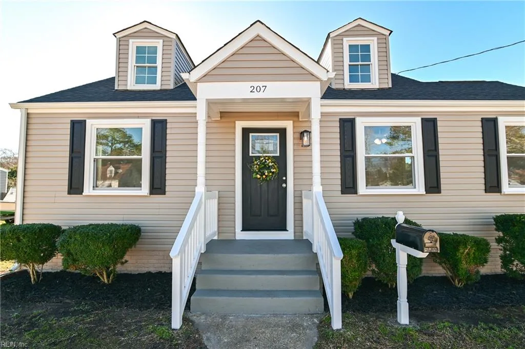 207 Fairview CIR N, Portsmouth — 4 bed Residential, 1,371 sqft