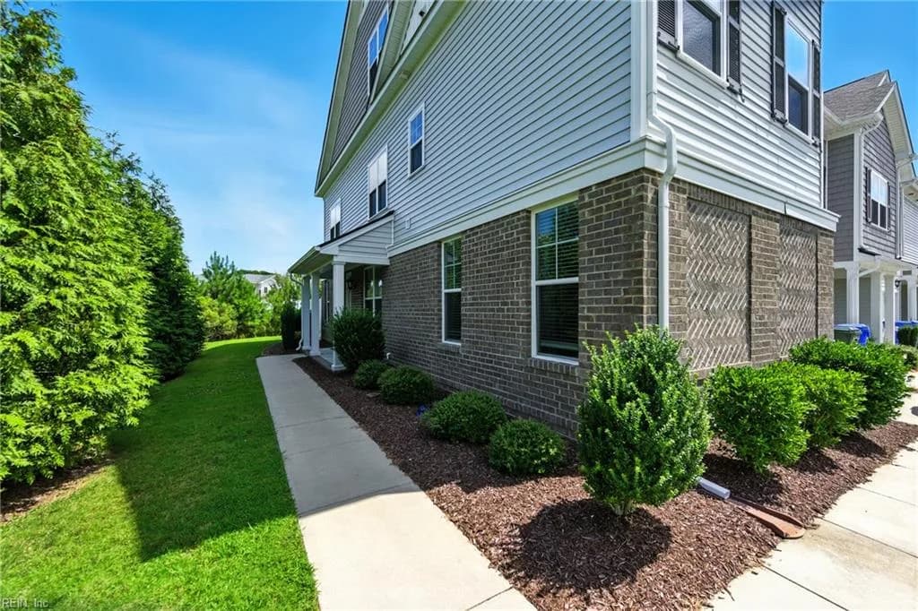 301 Sikeston LN, CHESAPEAKE VA 23322 - Main photo
