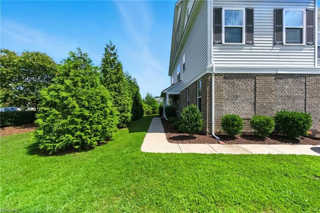 301 Sikeston LN, CHESAPEAKE VA 23322 - Photo 3