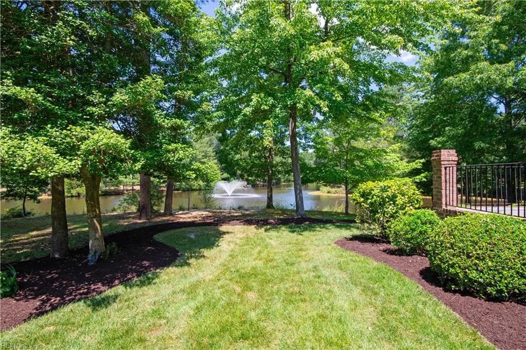 2809 Middle Woodland CLS, WILLIAMSBURG VA 23185 - Photo 3