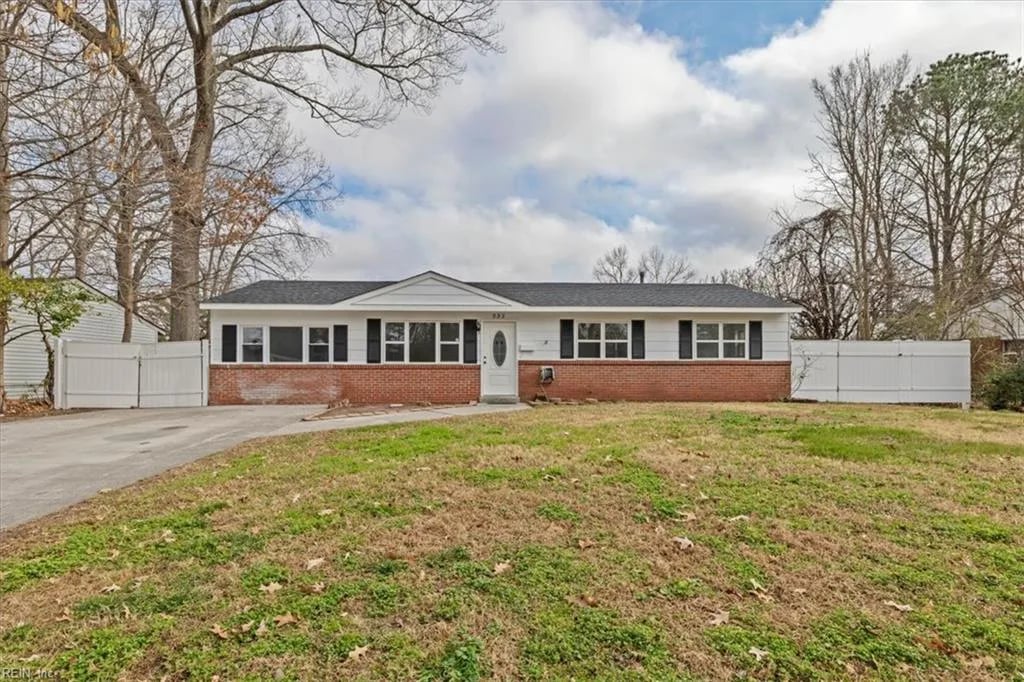 332 Dauphin LN, Virginia Beach — 3 bed Residential, 1,196 sqft