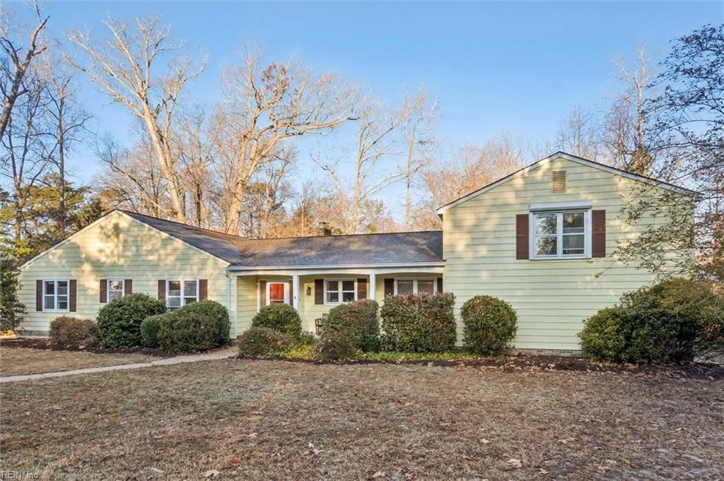 5 West CIR, Williamsburg — 3 bed Residential, 2,585 sqft