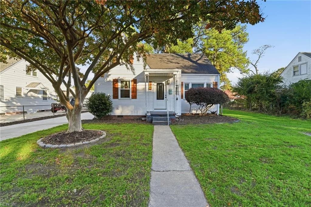 727 Sparrow RD, CHESAPEAKE VA 23325 - Main photo
