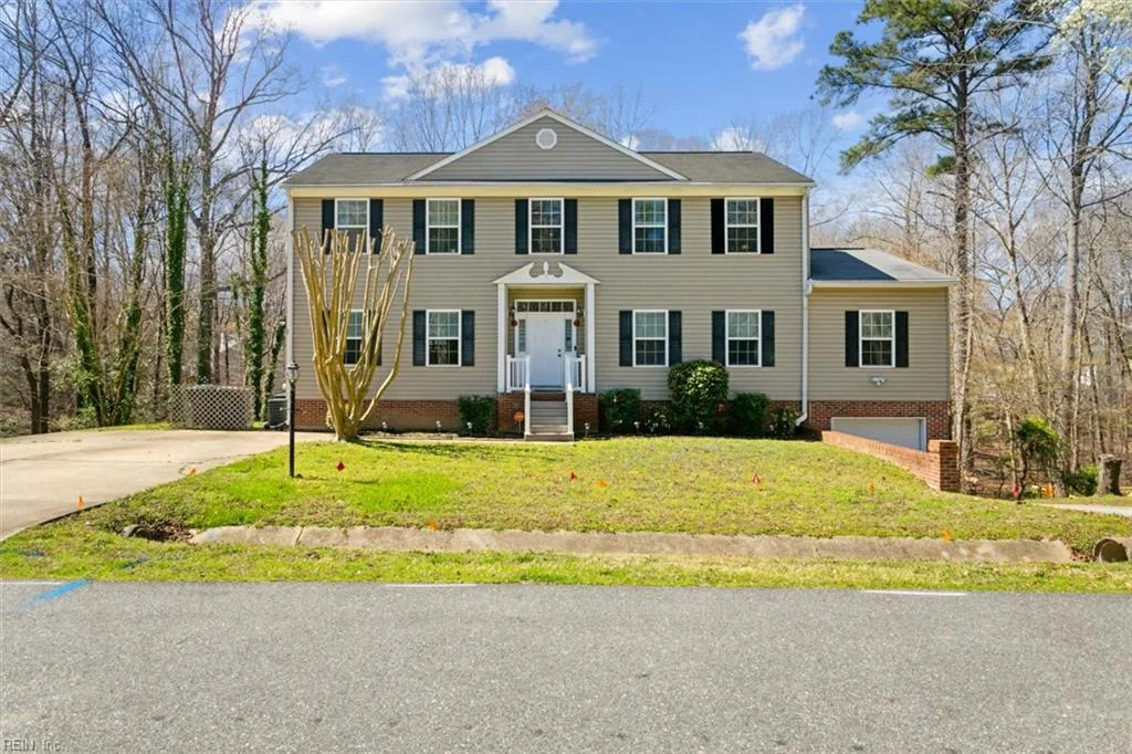 123 Pebble Beach LN, Williamsburg — 5 bed Residential, 3,858 sqft