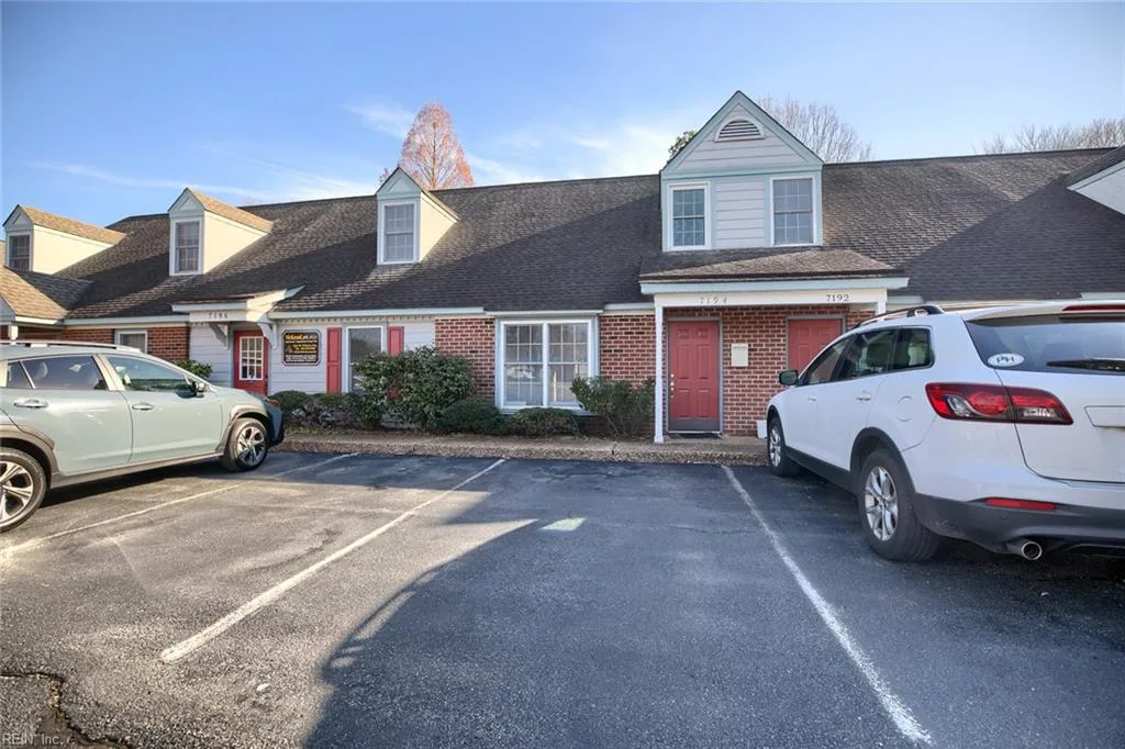 7194 Chapman DR #9, HAYES VA 23072