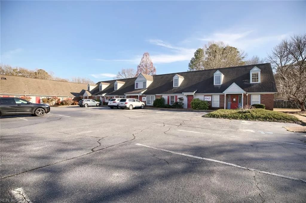7194 Chapman DR #9, HAYES VA 23072 - Photo 3
