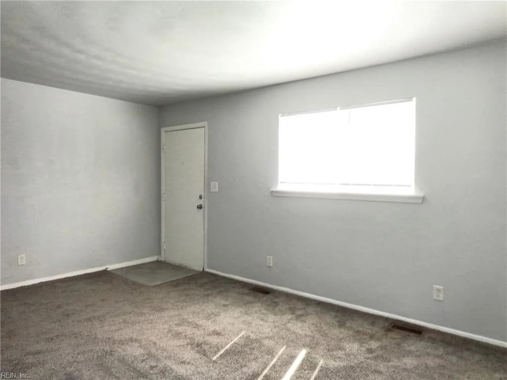 1625 W Pembroke AVE #7, HAMPTON VA 23661 - Photo 5