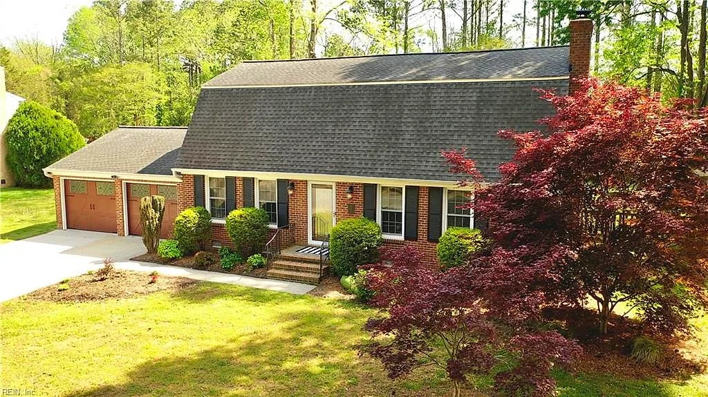 15 Carriage Hill DR, Poquoson — 3 bed Residential, 2,500 sqft