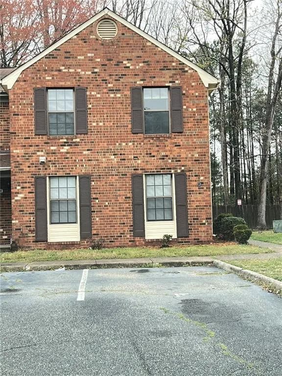 368 Deputy LN, NEWPORTNEWS VA 23608 - Main photo