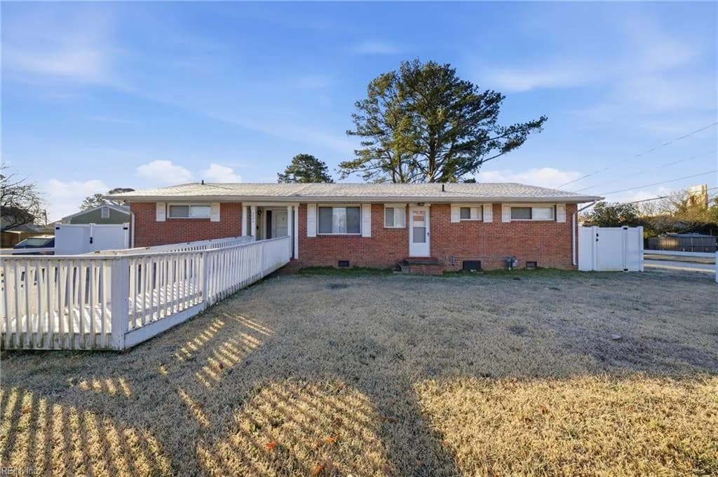 2445 Dominion AVE, NORFOLK VA 23518 - Photo 2