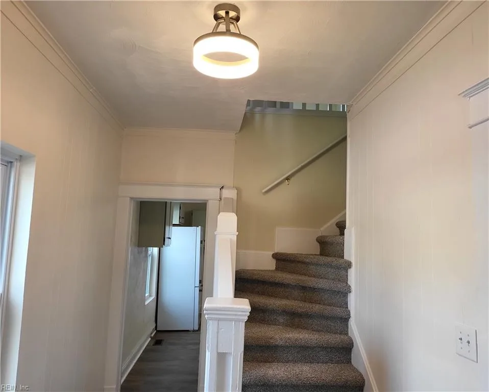 1040 30th ST, NEWPORTNEWS VA 23607 - Photo 5