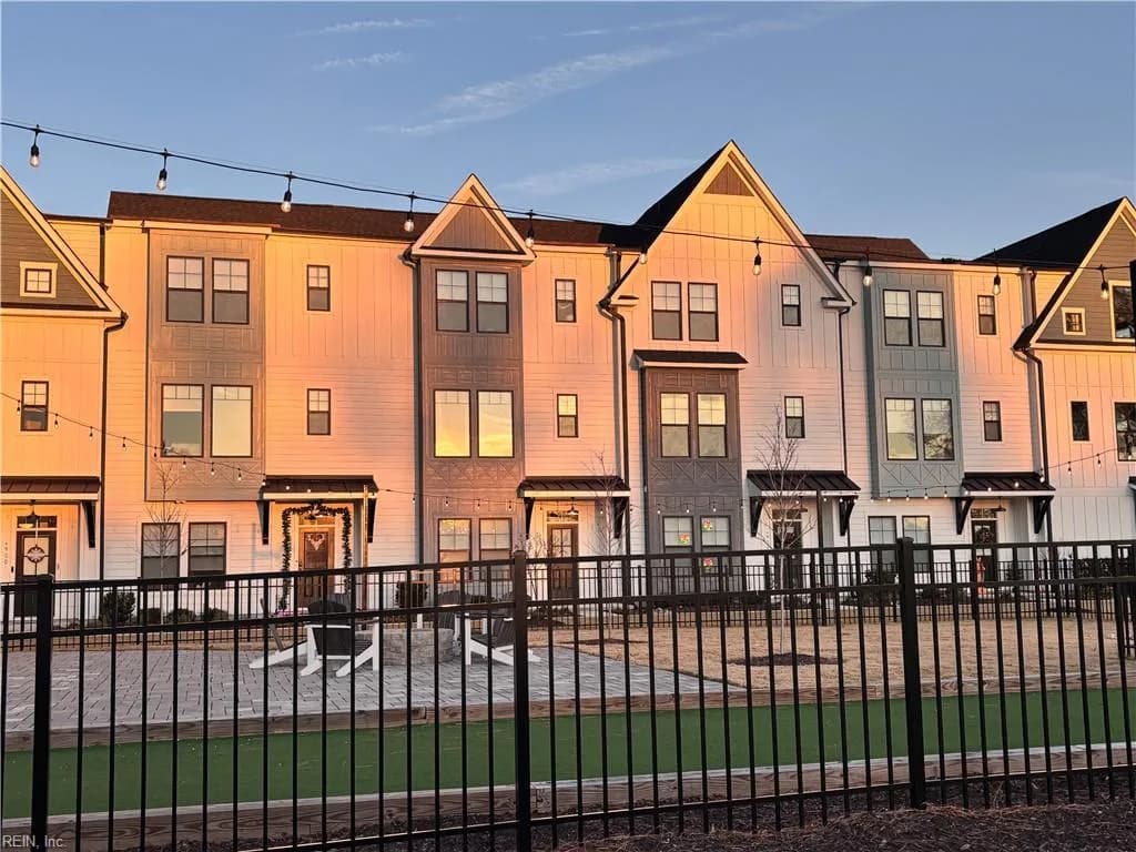 912 Jennings Ln, Chesapeake, VA 23322, USA - Photo 2