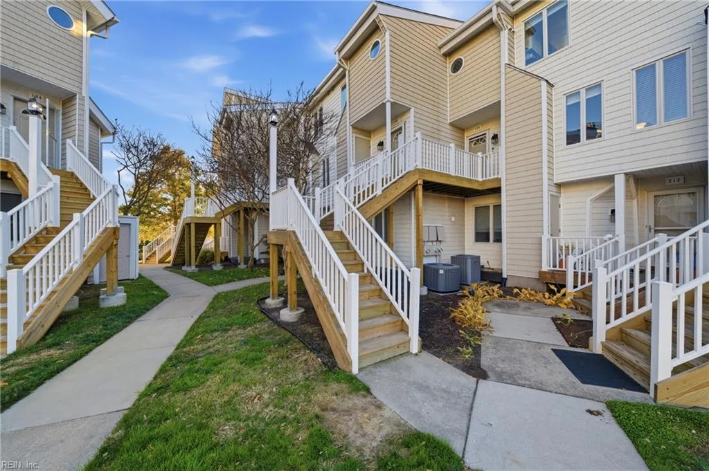 100 Pinewood RD #224, Virginia Beach — 2 bed Residential, 1,358 sqft