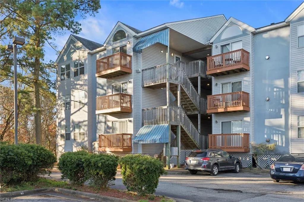 1563 N King ST #105, HAMPTON VA 23669 - Main photo