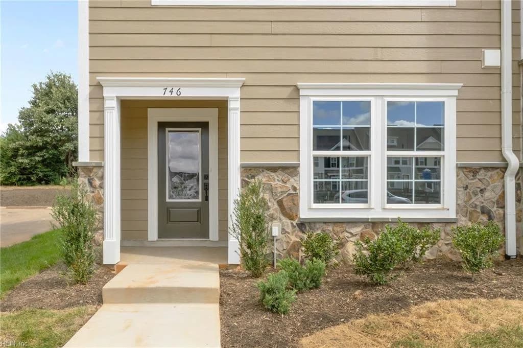 105 Bracewell LN, YORKTOWN VA 23692 - Photo 4