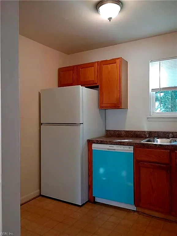 2219 Pine Shore CT, VIRGINIABEACH VA 23455 - Photo 5
