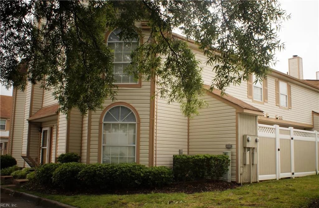 3661 Essex Pond Quay, Virginia Beach, VA 23462, USA - Main photo