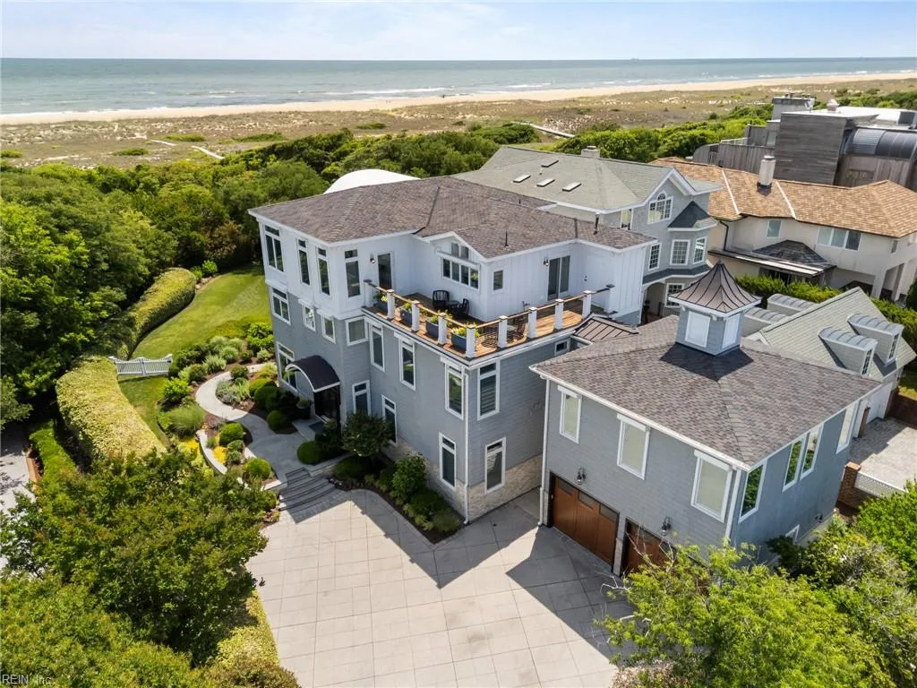 8610 Ocean Front AVE, Virginia Beach — 5 bed Residential, 5,285 sqft