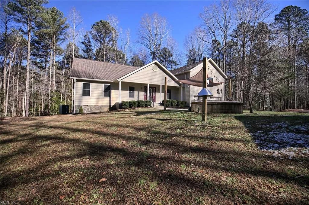 7056 Hunters Pointe DR, GLOUCESTER VA 23061