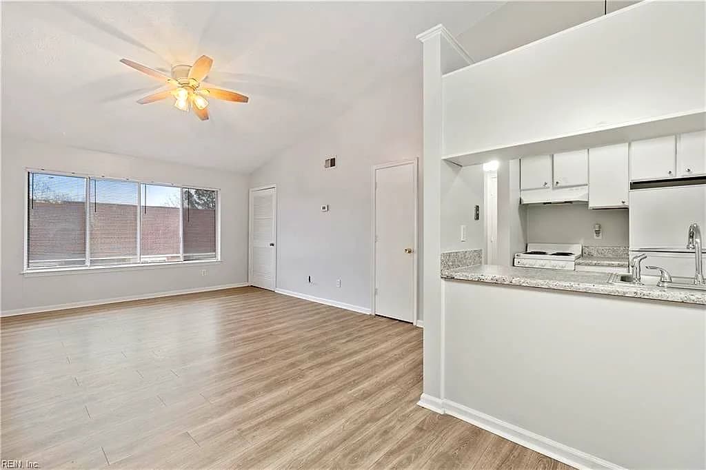220 Pacific DR #2, HAMPTON VA 23666 - Photo 4