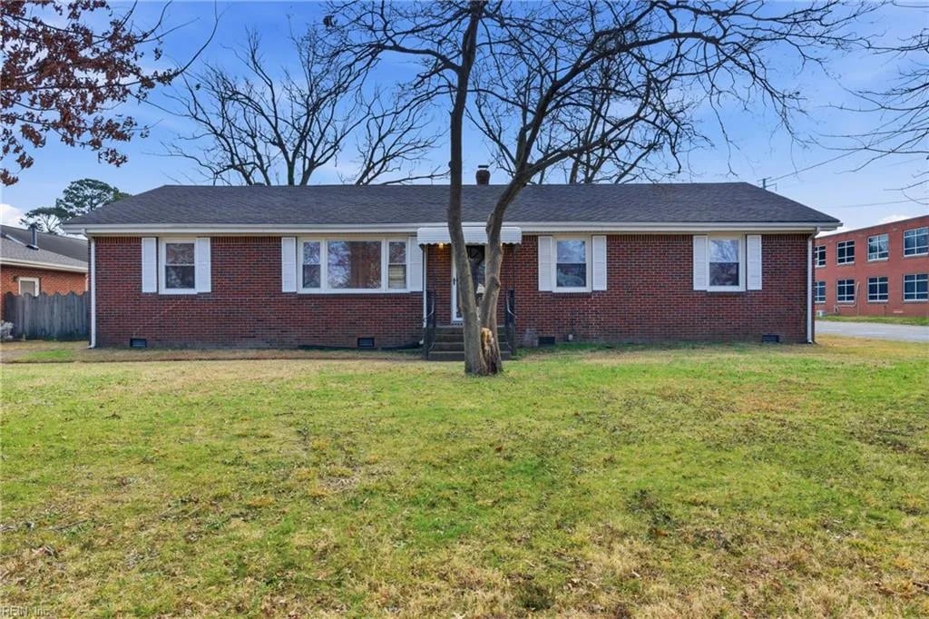 2725 Greendale AVE, Norfolk — 3 bed Residential, 2,282 sqft