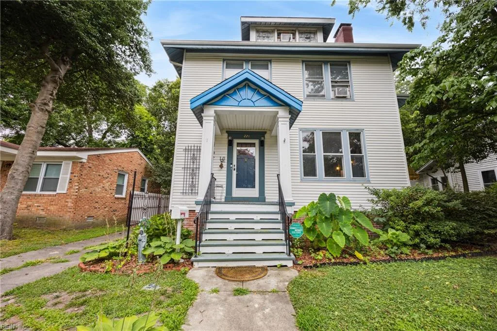 221 E 40th ST, Norfolk — 4 bed Residential, 2,128 sqft