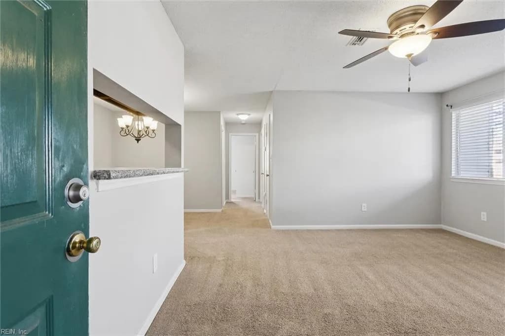 12619 Daybreak CIR, NEWPORTNEWS VA 23602 - Photo 2