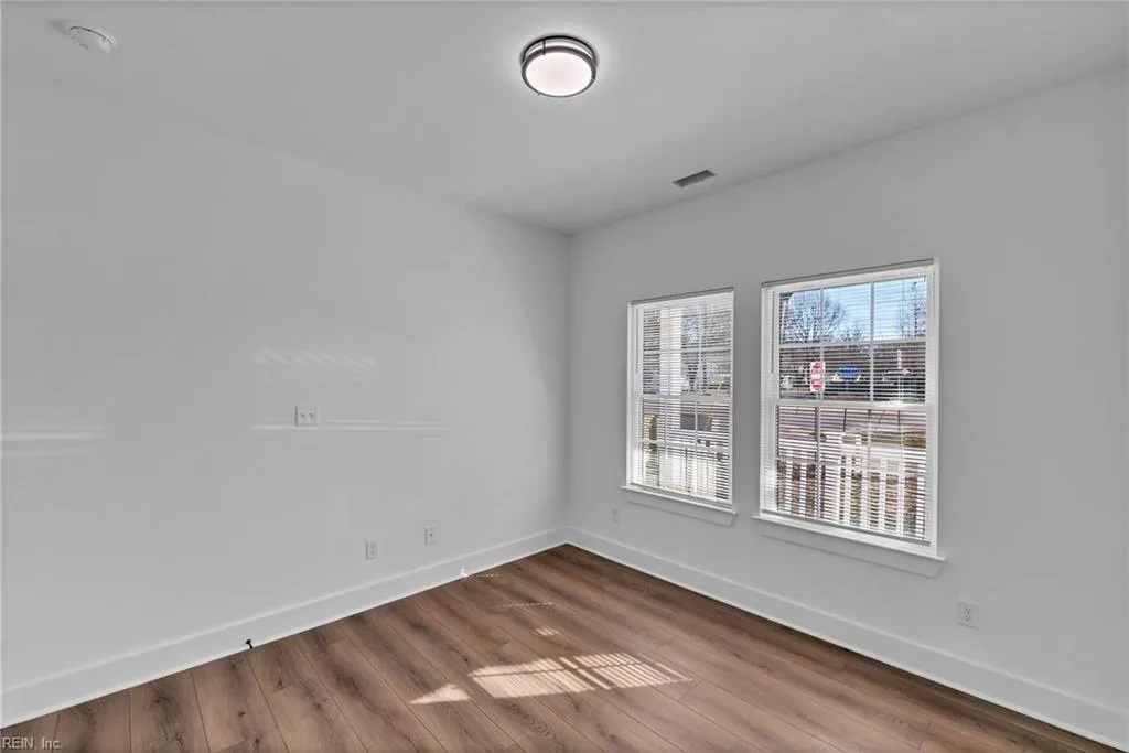 67 W Little Back River RD, HAMPTON VA 23669 - Photo 4