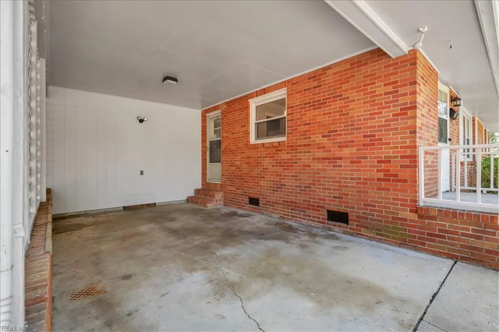 316 Martha Lee DR, HAMPTON VA 23666 - Photo 5