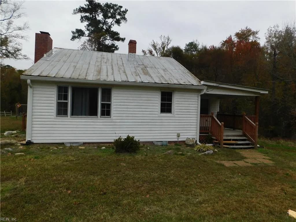 8501 Wrenns Mill RD, SMITHFIELD VA 23430 - Photo 3