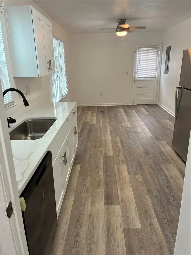 116 Holland CIR, FRANKLIN VA 23851 - Photo 3