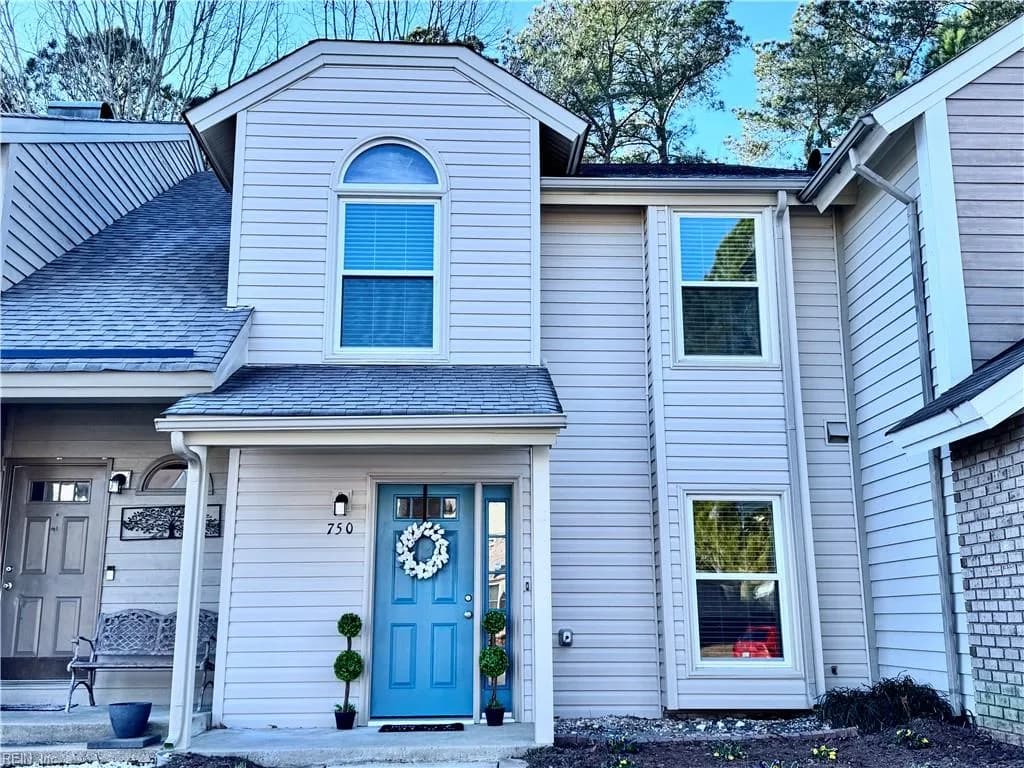 750 S Lake CIR, CHESAPEAKE VA 23322 - Photo 2