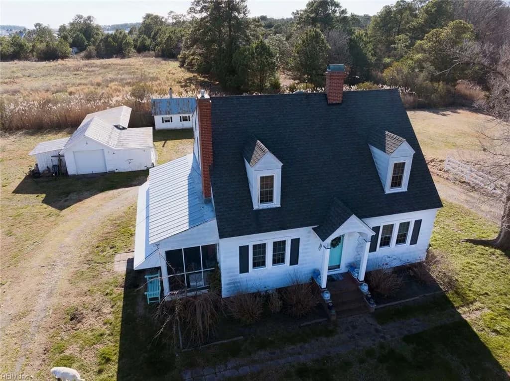 590 Sand Bank RD, PORTHAYWOOD VA 23138 - Photo 3