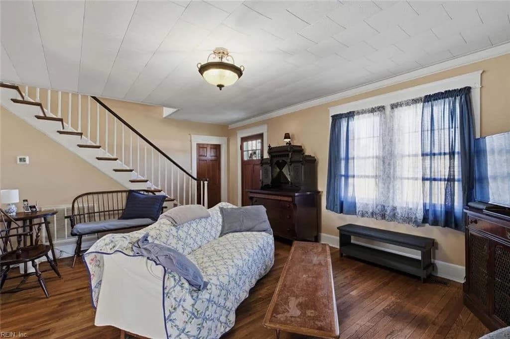 590 Sand Bank RD, PORTHAYWOOD VA 23138 - Photo 5