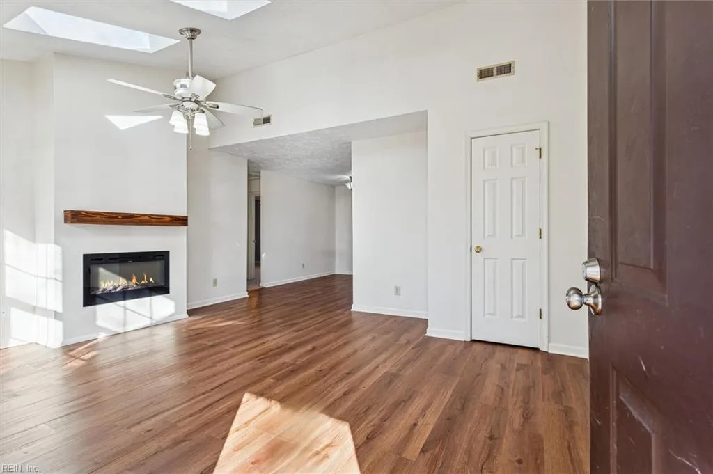 283 Patriot LN #C, WILLIAMSBURG VA 23185 - Photo 3