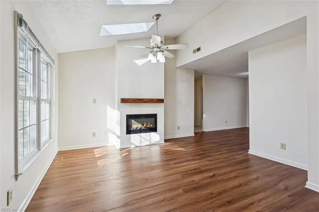 283 Patriot LN #C, WILLIAMSBURG VA 23185 - Photo 4