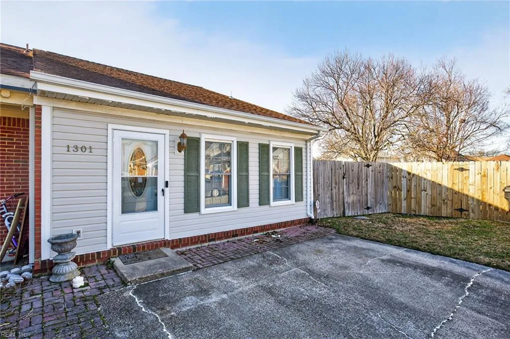 1301 Pershing CT, Virginia Beach — 2 bed Residential, 945 sqft