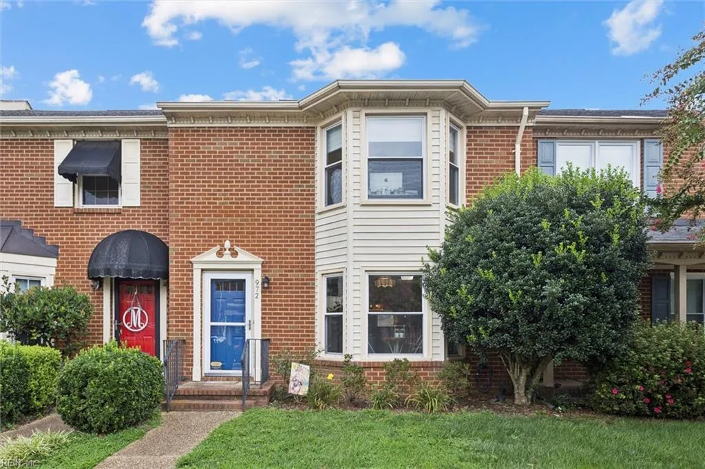 972 Colonial Meadows WAY, Virginia Beach — 2 bed Residential, 1,656 sqft