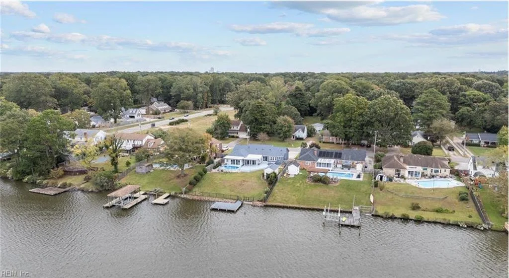 733 Woodstock RD, VIRGINIA BEACH VA 23464