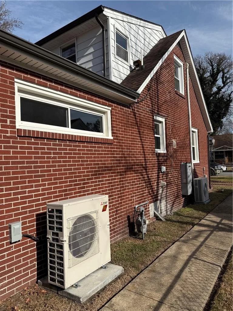 429 Shenandoah RD, HAMPTON VA 23661 - Photo 4