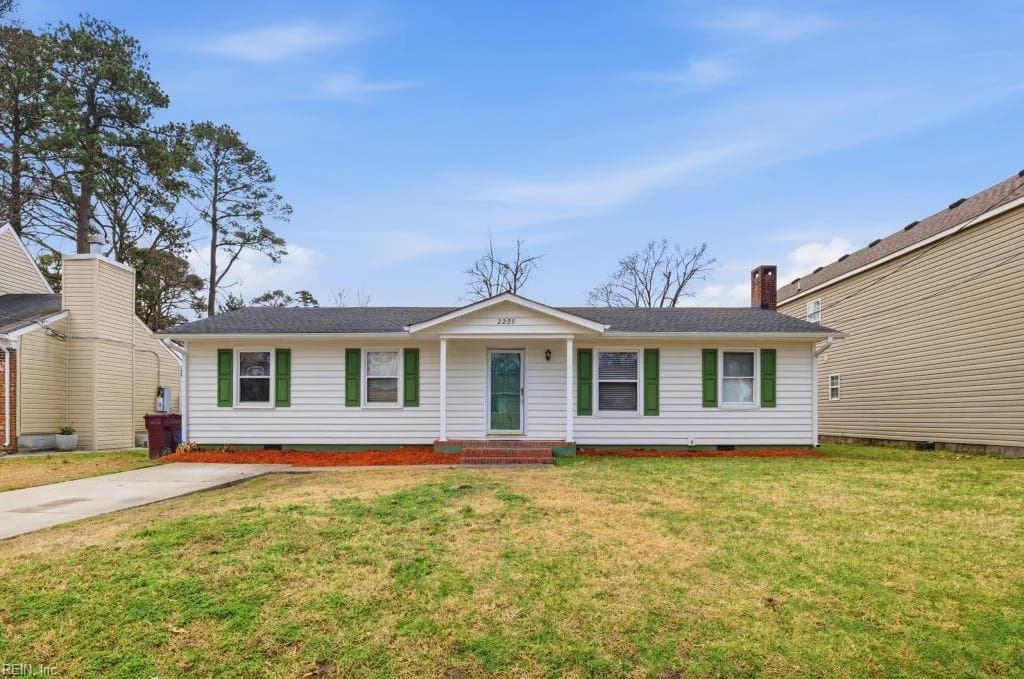 2209 Sparrow RD, CHESAPEAKE VA 23320 - Main photo