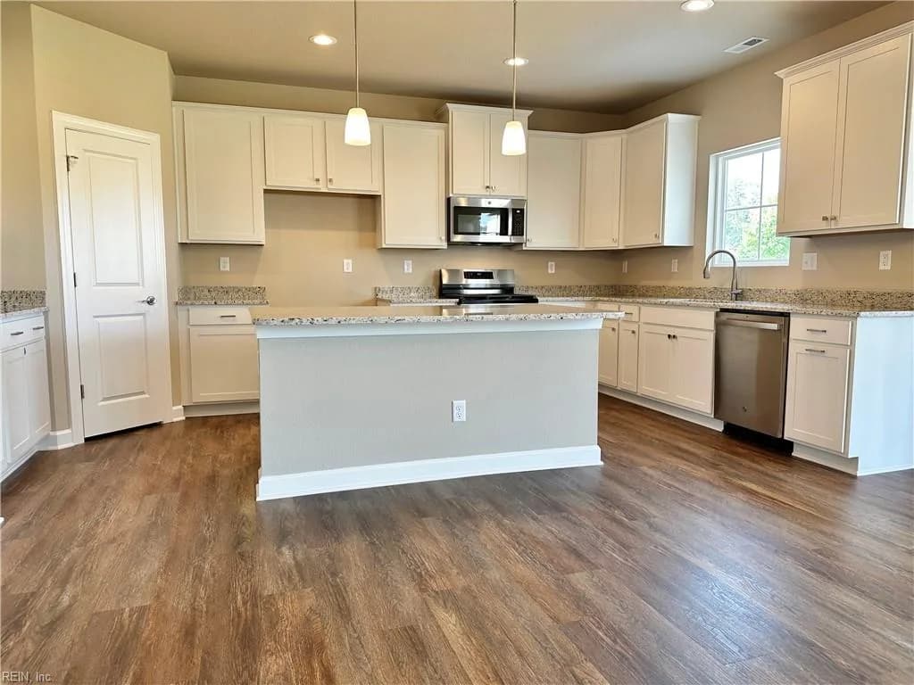 308 Station DR, SUFFOLK VA 23434 - Photo 3
