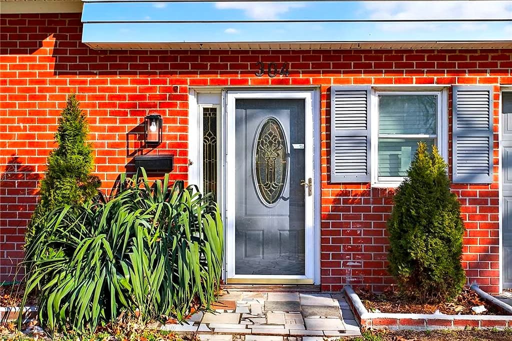 304 Woodland RD, HAMPTON VA 23669 - Photo 5