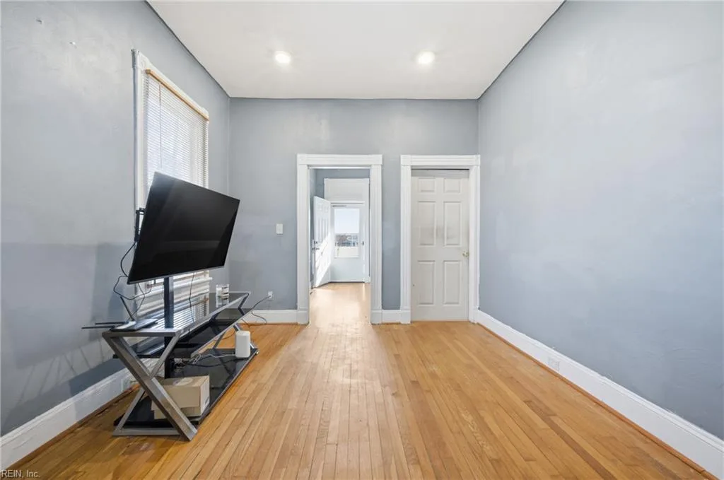 1406 Crawford PW, PORTSMOUTH VA 23704 - Photo 4